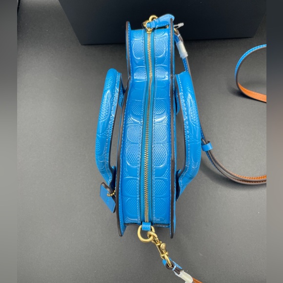 Coach Fish Bag In Signature Leather Imported - Picture 7 of 13